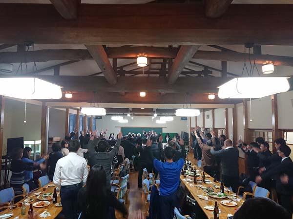 異動する教員に感謝を込めて送り出す 私も２０年にわたるｐｔａが終了する